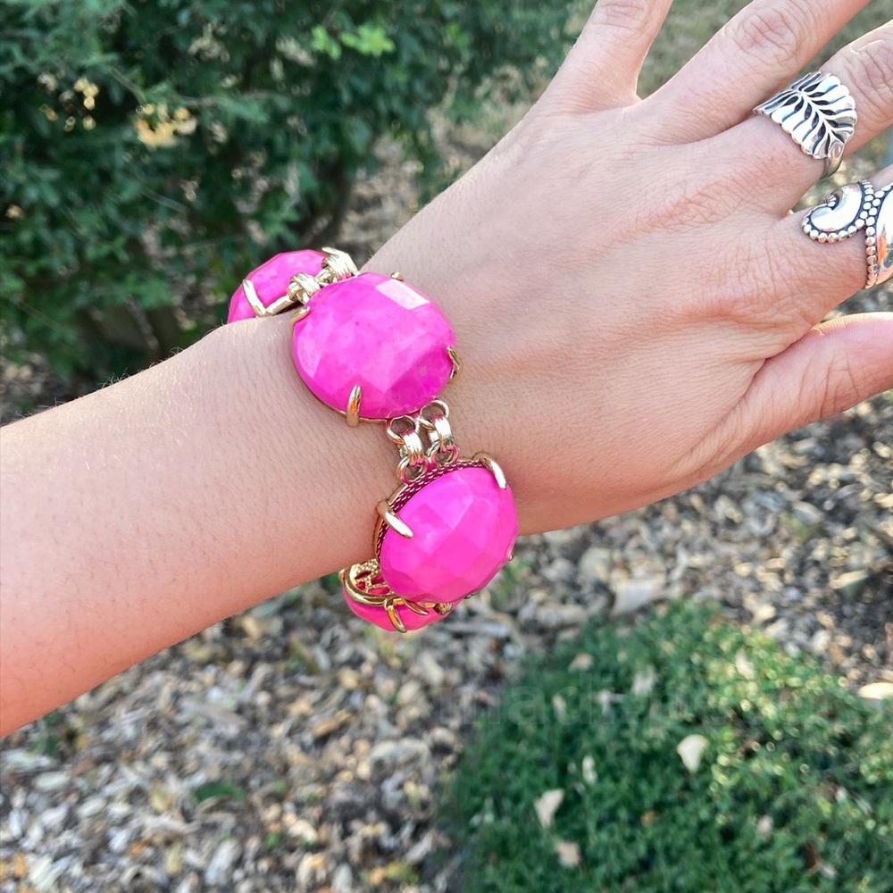 Kendra Scott Cassie Bracelet in Magenta - Picture 3 of 7